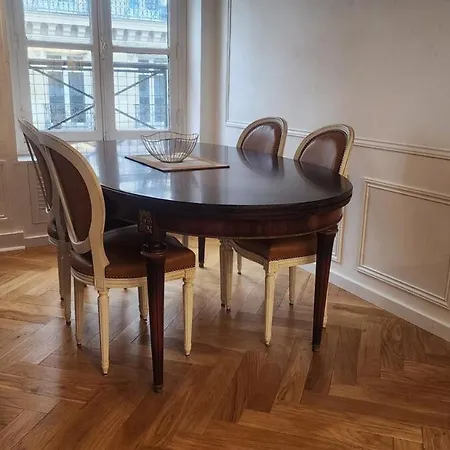 Elegant Haussmann 50m G Lafayette Paris