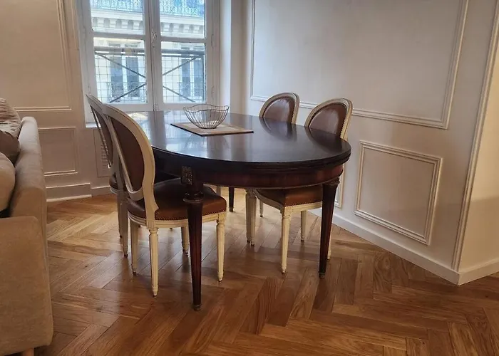 Elegant Haussmann 50m G Lafayette Paris